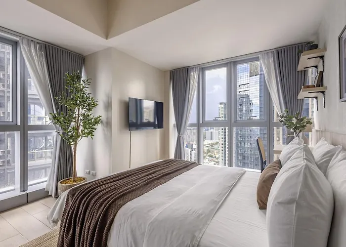 Dreamy Corner 2br And Bathtub Work And Relax Bgc *
