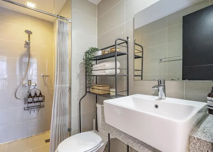 Dreamy Corner 2br And Bathtub Work And Relax Bgc Manila