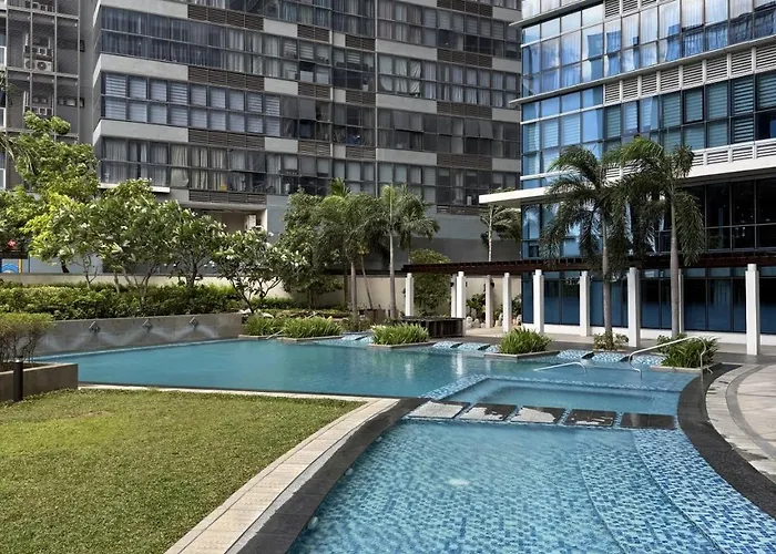 Dreamy Corner 2br And Bathtub Work And Relax Bgc