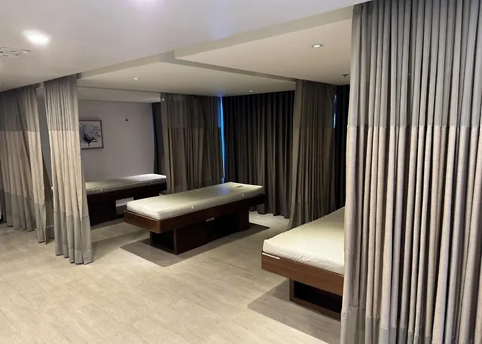 Dreamy Corner 2br And Bathtub Work And Relax Bgc Manila