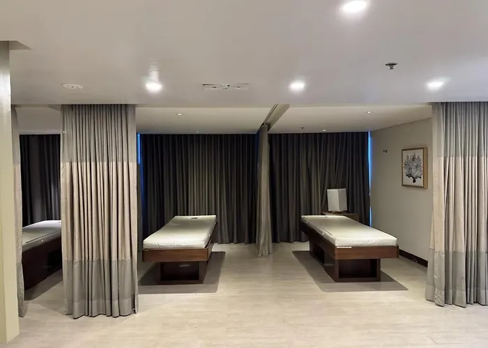 Dreamy Corner 2br And Bathtub Work And Relax Bgc Manila